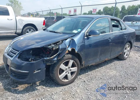 2009 Volkswagen Jetta Se/Sel from USA, damaged, VIN 3VWRZ71K89M020283